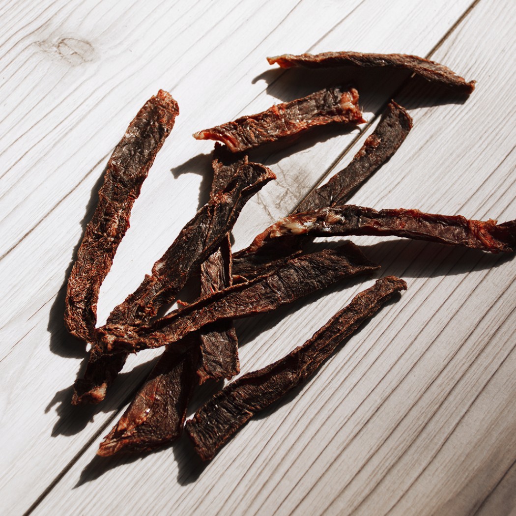 <p><strong>Состав:&nbsp;100% филе говядины, без ароматизаторов, усилителей вкуса, красителей и консервантов.</strong></p>