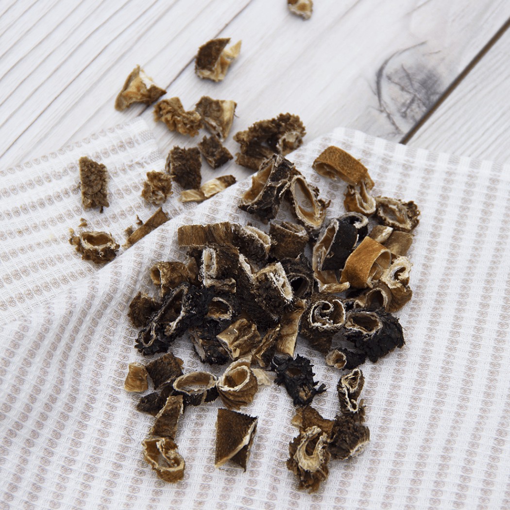 <p><strong>Состав:&nbsp;100% натуральный говяжий рубец сушеный, без консервантов, усилителей вкуса и ароматизаторов.</strong></p>