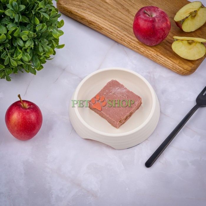 <p><strong>Monge Dog Fruit Pate and Chunkies Lamb, Apple</strong> - полнорационный беззерновой влажный корм в виде паштета с кусочками свежего мяса ягненка и яблоком для взрослых собак.</p>
