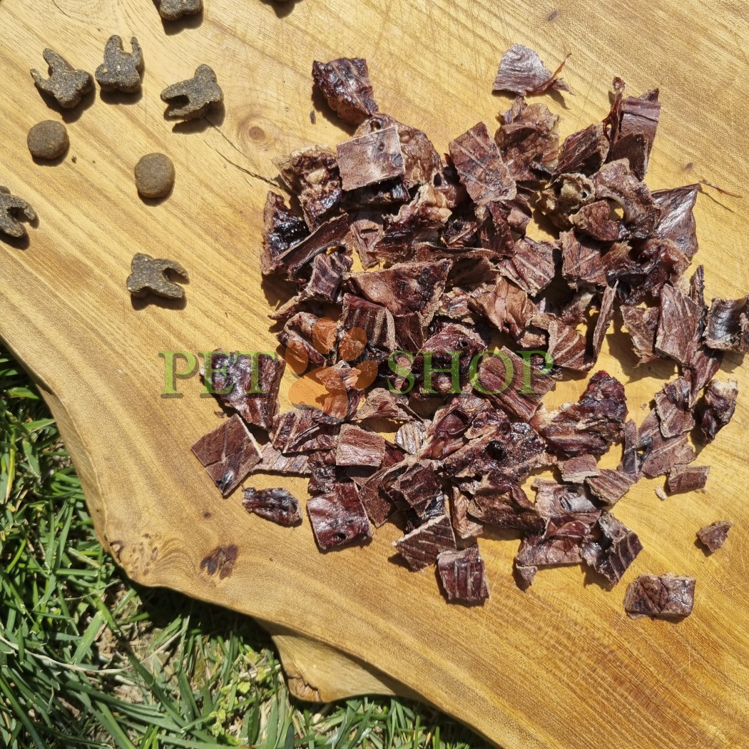 <p><strong>Это лакомство идеально для поощрения при дрессировки и на прогулке. Уже мелко нарезано, вам не придется его ломать.</strong></p>