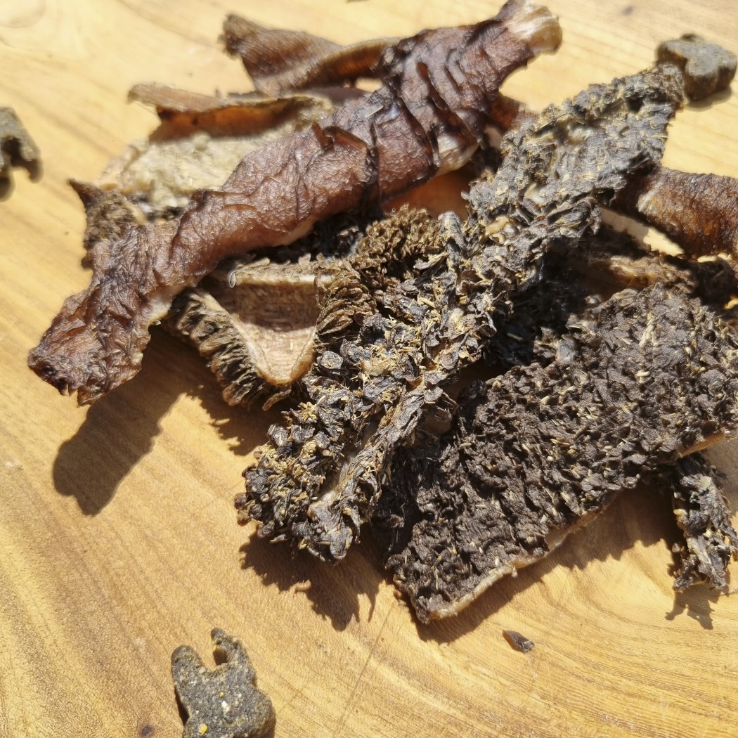 <p><strong>Рубец особенно полезен для собак, так как ворсинки рубца сохраняют все витамины, макро и микроэлементы.</strong></p>