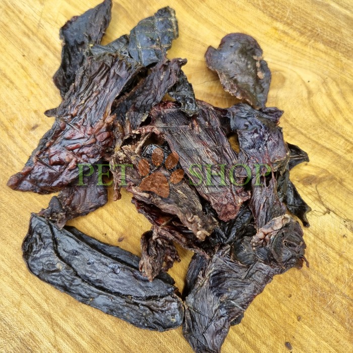 <p><strong>Мясные джерки, печень, сердце. Идеально подойдет для тех, кто никогда не давал такие лакомства питомцу.</strong></p>