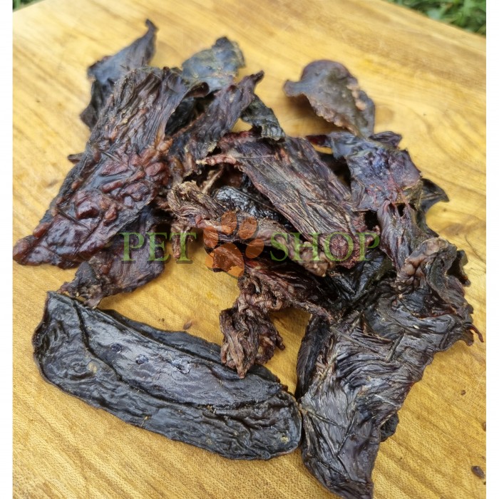 <p><strong>Мясные джерки, печень, сердце. Идеально подойдет для тех, кто никогда не давал такие лакомства питомцу.</strong></p>