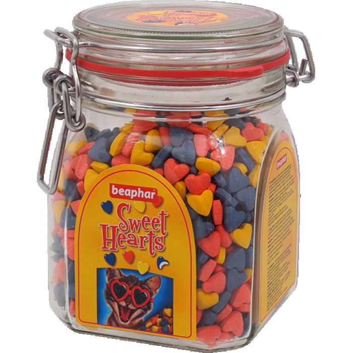 <p><strong>Полезное лакомство для кошек и котят с 6-недельного возраста, в форме разноцветных сердечек.</strong></p>