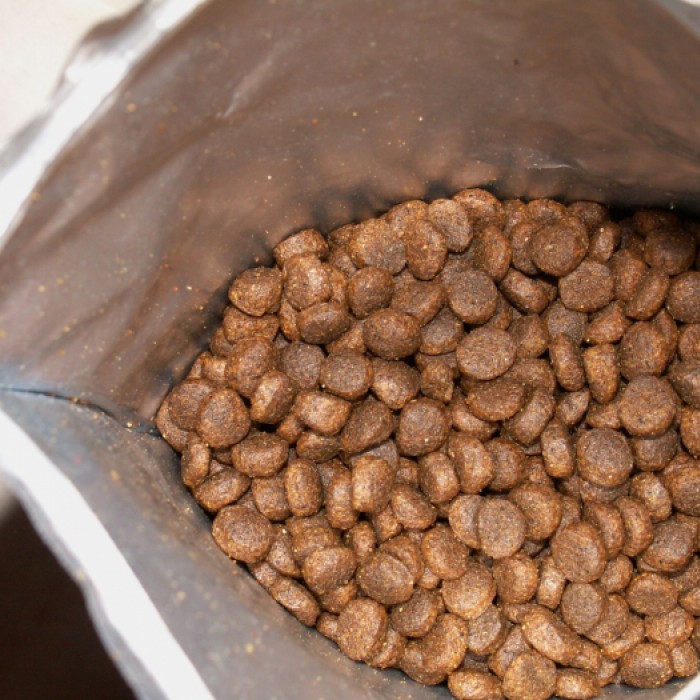 <p><strong>ФОРМУЛА БЕЗ ЗЛАКОВ И КАРТОФЕЛЯ ДЛЯ ВЗРОСЛЫХ КОШЕК. ОБОГАЩЕНА СВЕКОЛЬНОЙ КЛЕТЧАТКОЙ ДЛЯ ОБЛЕГЧЕНИЯ ВЫВЕДЕНИЯ ВОЛОСЯНЫХ КОМКОВ.</strong></p>