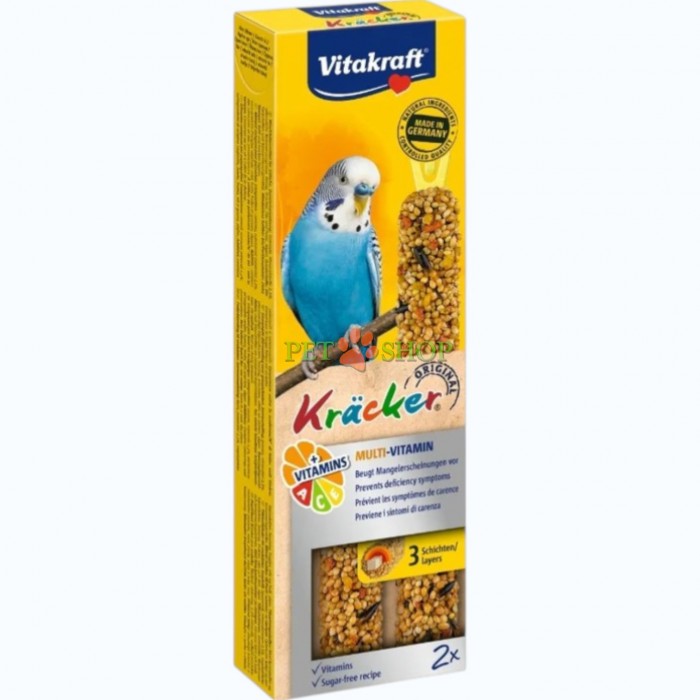 <p>Витаминное лакомство для птиц с мультивитаминным комплексом. Vitakraft Kr&auml;cker&reg; Multi-Vitamin &mdash; три слоя зерновой смеси на натуральном деревянном стержне с креплением для клетки. Обогащено витаминами, что способствует поддержанию здоровья оперения, кожи и иммунной системы.</p>