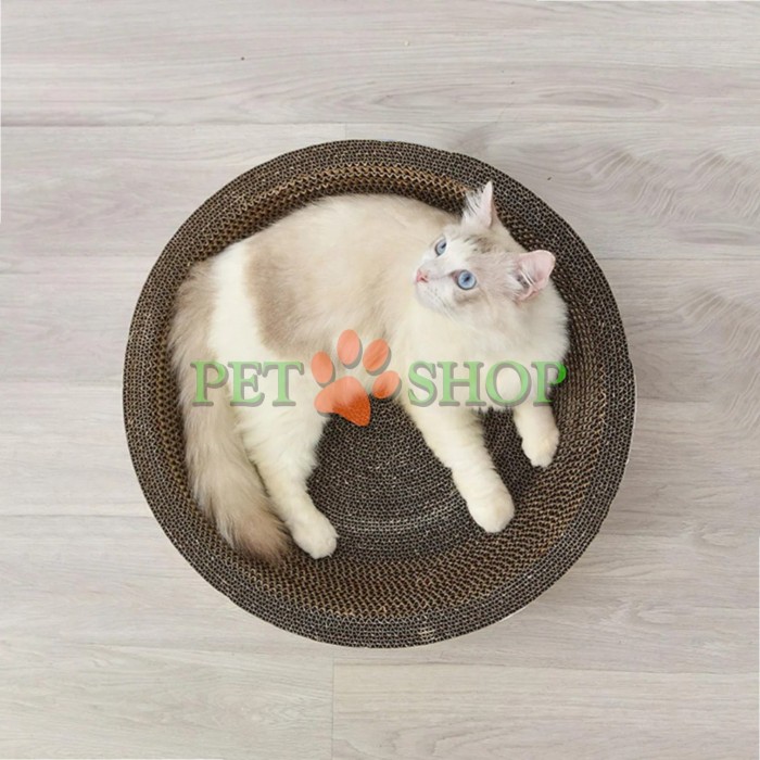 <p><strong>Zg&acirc;rietoarea din carton tip &bdquo;farfurie&rdquo;</strong> este o soluție practică și confortabilă pentru &icirc;ngrijirea ghearelor și odihna pisicii tale. Datorită formei rotunde, produsul poate fi folosit at&acirc;t ca zg&acirc;rietoare, c&acirc;t și ca loc de dormit.</p>