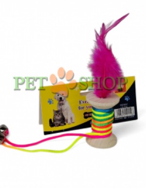 <p><strong>Эта веселая катушка с перышками и нитками станет отличным развлечением для вашего котика дома - активно, безопасно и интересно!</strong></p>