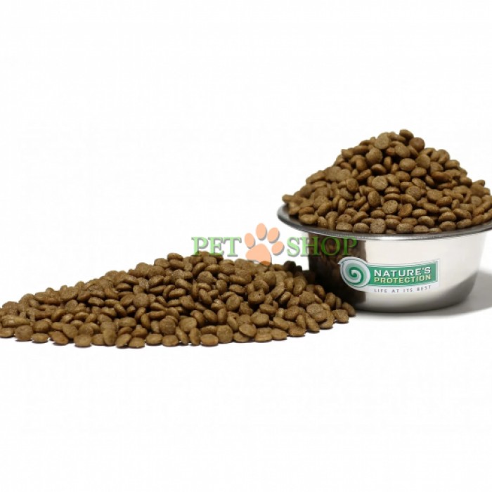 <p><strong>Nature&rsquo;s Protection superior care white dogs grain free cu peste alb pentru caini de talie mica 4 kg</strong></p>