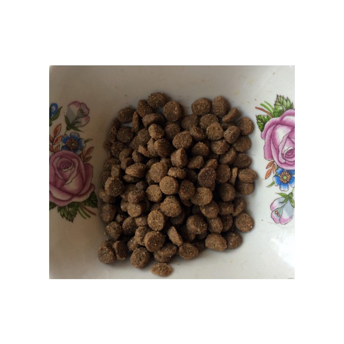 <p><strong>Высококачественный гипоаллергенный корм с курицей и рисом для стерилизованных кошек и кастрированных котов.</strong></p>