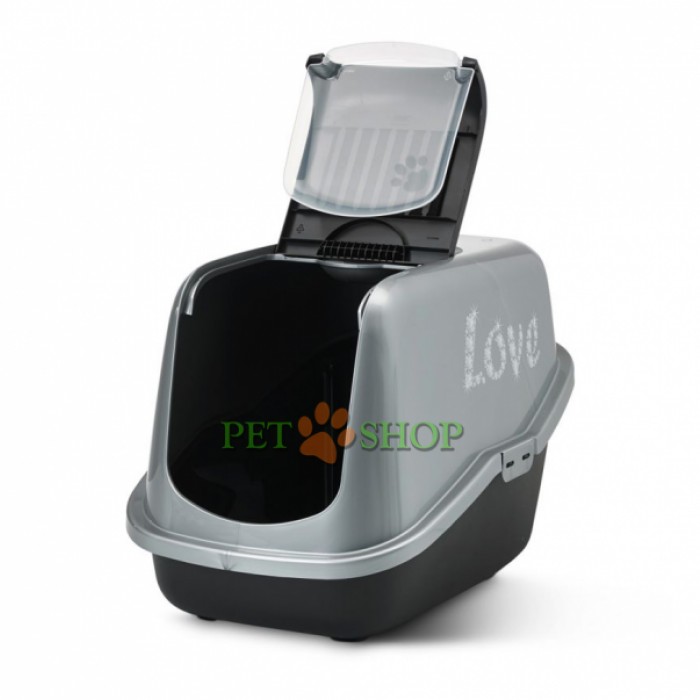 <p><strong>Litiera acoperită, practică, de la Savic prezintă&nbsp;o clapetă frontală mare, ceea ce permite o curățare ușoară și comodă.&nbsp;Baza tip tăviță foarte &icirc;naltă&nbsp;a toaletei previne scurgerea umezelii din interior &icirc;n afară și este foarte potrivită, totodată, inclusiv raselor mai mari de pisici.&nbsp;</strong></p>